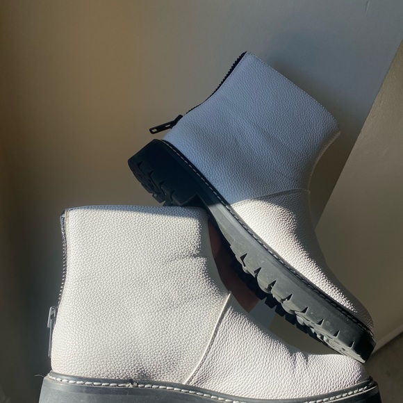 Matt & Nat White Leather boots - Picture 4 of 4